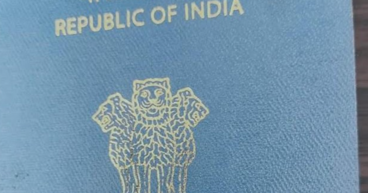  ലങ്കയിൽ ജനിച്ചു ഇന്ത്യൻ പാസ്പോർട്ട് നേടിയ എൻജിനിയർ അതു തിരിച്ചു നൽകണമെന്നു എംബസി; യുവാവ് കോടതി സഹായം തേടി (പിപിഎം)  