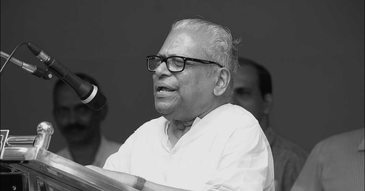 ​വി.എസ് സ്മരണയ്ക്ക് പാർട്ടി പത്രത്തിൽ വിലക്ക്; ദേശാഭിമാനി വാരാന്തപ്പതിപ്പ് അച്ചടിച്ച ശേഷം പിൻവലിച്ചു