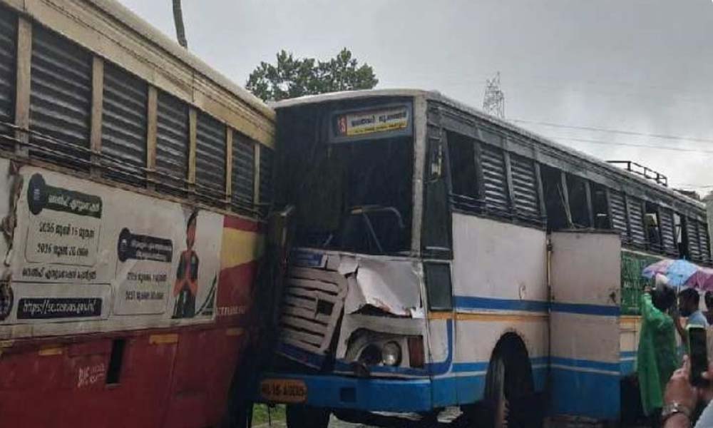  പനമരത്ത് കെഎസ്ആര്‍ടിസി ബസുകള്‍ കൂട്ടിയിടിച്ചു; നിരവധി പേര്‍ക്ക് പരിക്ക്