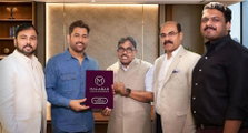 റെസ്പോൺസിബിൾ ജ്വല്ലറായ മലബാർ ഗോൾഡ് & ഡയമണ്ട്സിന്റെ ബ്രാൻഡ് അംബാസിഡറായി എം എസ് ധോണി