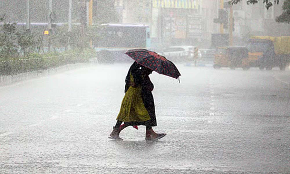 വീണ്ടും മഴ മുന്നറിയിപ്പ്; നാളെ രണ്ട് വടക്കന് ജില്ലകളില് യെല്ലോ അലേര്ട്ട്