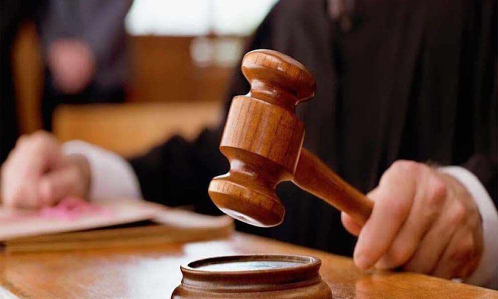 അഭിഭാഷകര്ക്ക് നേരെ വധശ്രമം; ജില്ലാ കോടതി ബഹിഷ്കരിക്കും