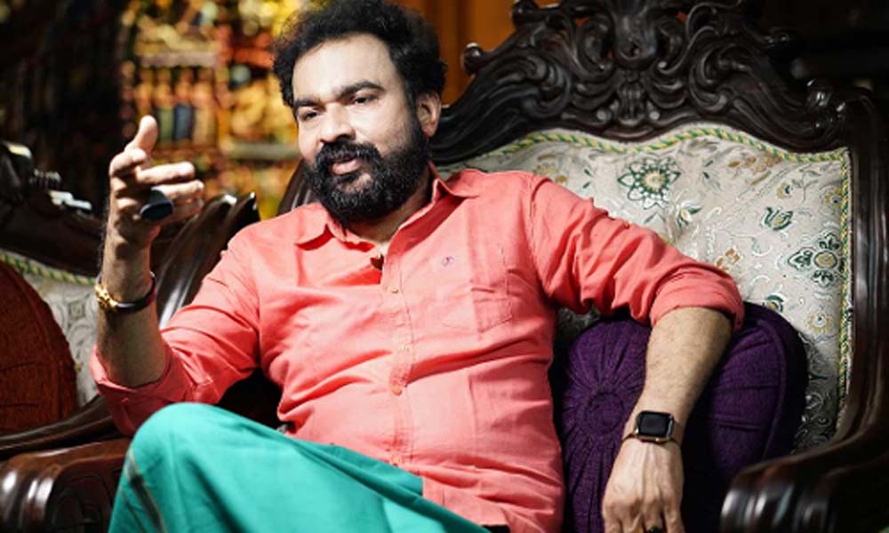  മോന്‍സണ്‍ കേസില്‍ ബന്ധം; ഐ.ജി.ക്ക് സ്ഥാനക്കയറ്റം, സി.ഐ.ക്ക് ഇല്ല, വിവേചനമെന്ന് ഹൈക്കോടതി
