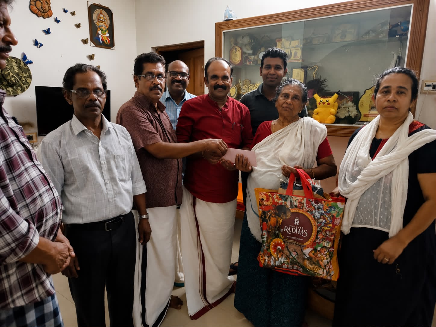 സനുവിന്റെ അമ്മയ്ക് ഓണസമ്മാനങ്ങളുമായി നവയുഗം വീണ്ടുമെത്തി