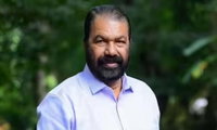  'പാട്ടും പാടും, ദണ്ഡയും ചുഴറ്റും'; വന്ദേമാതരം വിവാദത്തില്‍ സര്‍ക്കാരിനെ പരിഹസിച്ച് വി ശിവന്‍കുട്ടി
