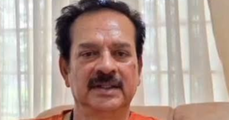 'രാത്രി 12 മണി ആയിട്ടുണ്ട്, പ്രചരണം കഴിഞ്ഞ് ഒറ്റയ്ക്ക് വീട്ടിലേക്ക് പോയിക്കൊണ്ടിരിക്കുകയാണ്,വെട്ടാൻ  വാളുമെടുത്ത്  അവർ അടുത്തേക്ക് വന്നു, കളരി അറിയുന്നത്  കൊണ്ട് രക്ഷപ്പെട്ടു'; ദേവൻ  