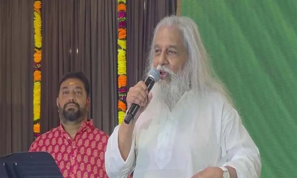  നീണ്ട ഇടവേളയ്ക്ക് ശേഷം പൊതുവേദിയിലെത്തി യേശുദാസ്; പാട്ടിനായി കാതോര്‍ത്ത് മലയാളികള്‍
