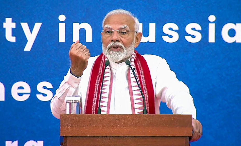 മോദി മുംബൈയിൽ പ്രസംഗിക്കാനിരുന്ന വേദിക്കടുത്തു തോക്കുമായെത്തിയ രണ്ടു പേർ പിടിയിൽ; പി എം ഓ ഉദ്യോഗസ്ഥരെന്ന വ്യാജ ഐ ഡിയും പിടിച്ചു (പിപിഎം)