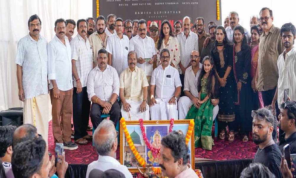  നായികയായി അമല പോള്‍; എം പത്മകുമാര്‍ ഒരുക്കുന്ന പുതിയ ചിത്രത്തിന്റെ പൂജയും സ്വിച്ച് ഓണ്‍ കര്‍മ്മവും നടന്നു