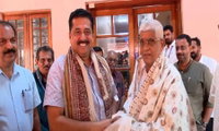 എൻഎസ്എസ് ആസ്ഥാനത്തെത്തി മന്ത്രി ഷംസുദ്ദീൻ: ഷാൾ അണിയിച്ച് സ്വീകരിച്ച് സുകുമാരന്‍ നായര്‍;  മുസ്‌ലിം സമുദായത്തോട് കുറച്ച് കൂടുതൽ ഇഷ്ടമെന്നും എൻഎസ്എസ്  ജനറൽ സെക്രട്ടറി