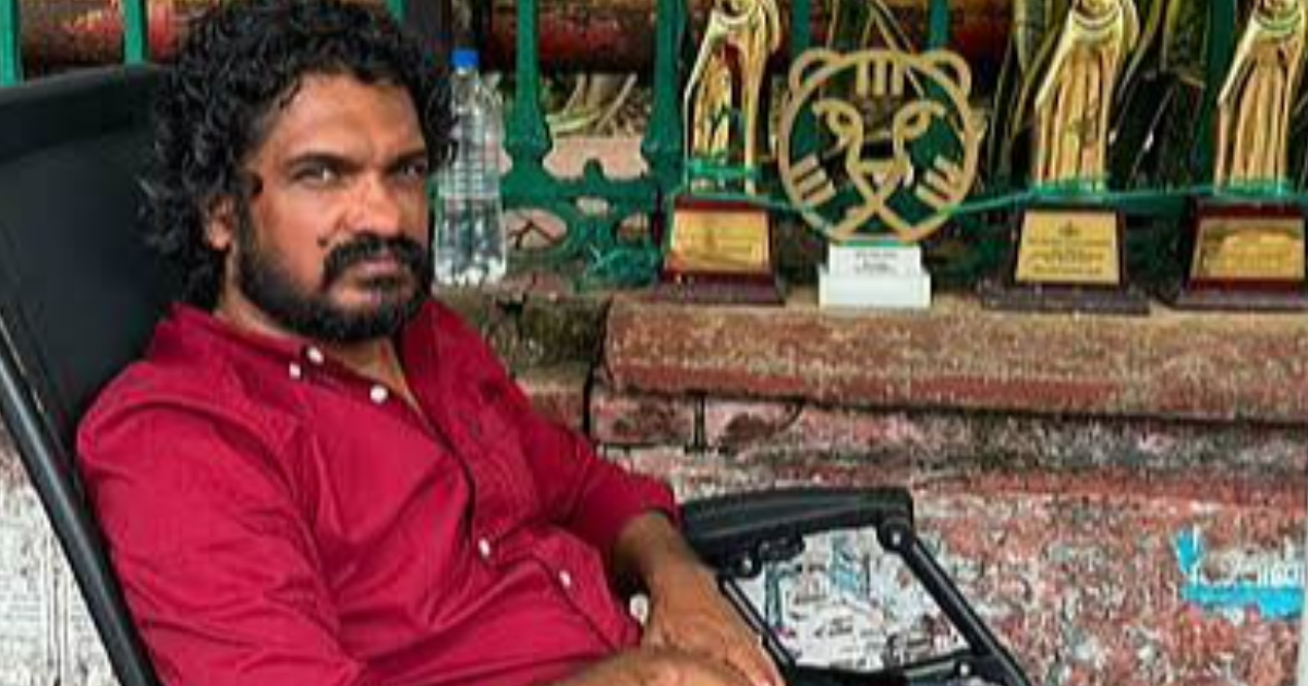 സെക്രട്ടറിയേറ്റിന് മുന്നിൽ അനിശ്ചിതകാല നിരാഹാരം ആരംഭിച്ച് സംവിധായകൻ സനൽ കുമാർ ശശിധരൻ