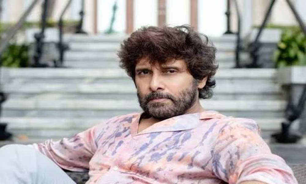 വിക്രത്തിനൊപ്പം നമ്മുടെ ഡെലൂലു; 'പവര് ഹൗസ്' ടൈറ്റില് ടീസര്