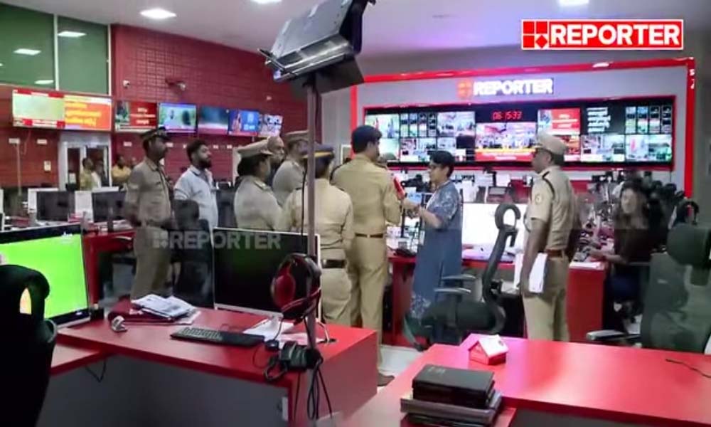 റിപ്പോര്ട്ടര് ബ്രോഡ്കാസ്റ്റിംഗ് കമ്പനിയും പ്രതി, ചാനലിന്റെ പ്രവര്ത്തനം തടഞ്ഞിട്ടില്ല: എസ്ഐടി