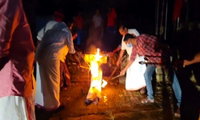  പവര്‍കട്ട്; കൂത്താട്ടുകളത്ത് മുഖ്യമന്ത്രിയുടെ കോലം കത്തിച്ചു പ്രതിഷേധം