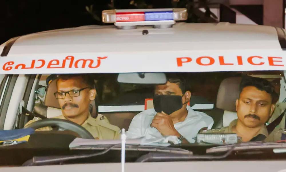 ജയിലില് ടോമിന് തച്ചങ്കരിക്ക് ദേഹാസ്വാസ്ഥ്യം; ആശുപത്രി ബ്ലോക്കിലേക്ക് മാറ്റി