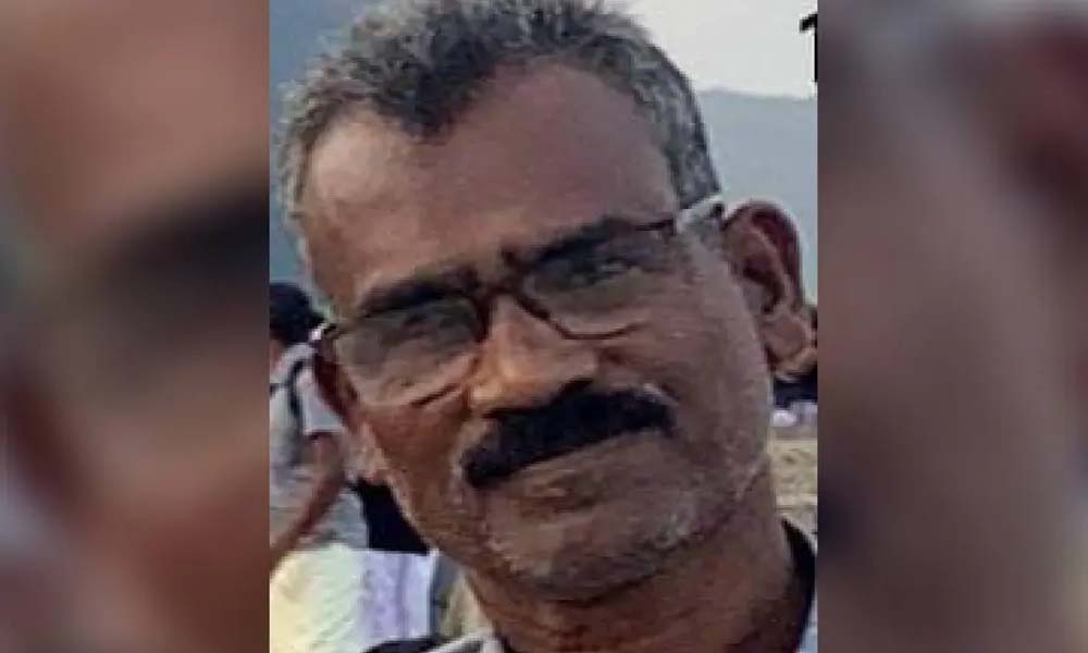 വനത്തിനുള്ളില് കത്തിക്കരിഞ്ഞ മൃതദേഹം, സമീപത്ത് പിക്കപ്പ് വാന്; സംഭവം തൃശ്ശൂരില്, ദുരൂഹത