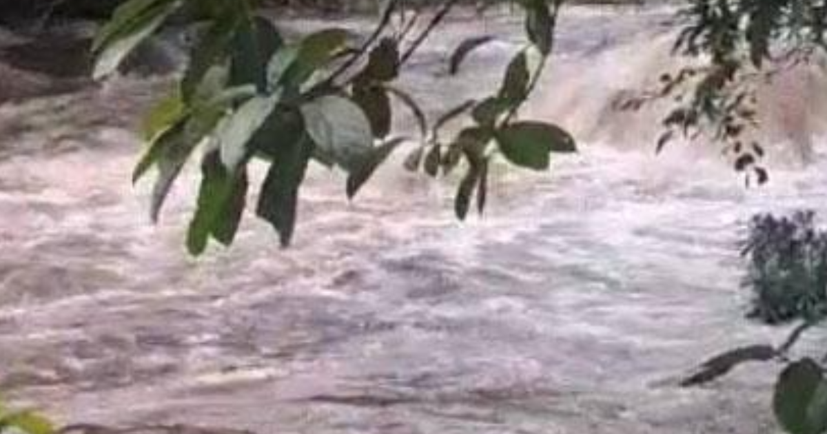 മലപ്പുറത്ത് മലവെള്ളപ്പാച്ചിലില് നാല് പേര് ഒഴുക്കില് പെട്ടു, ഒരാള് മരിച്ചു