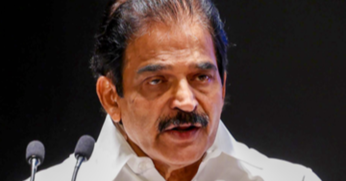 എന്തിലും എന്നെ പ്രതിയാക്കാൻ ചിലർക്ക് ധൃതി, കോൺഗ്രസ് നേതാക്കളുടെ വ്യക്തിപരമായ അഭിപ്രായങ്ങൾ എന്റെ പേരിൽ കെട്ടിവെക്കരുത്: അഭിപ്രായം പറയേണ്ടത് പാർട്ടി വേദികളിൽ; കെ സി വേണുഗോപാൽ