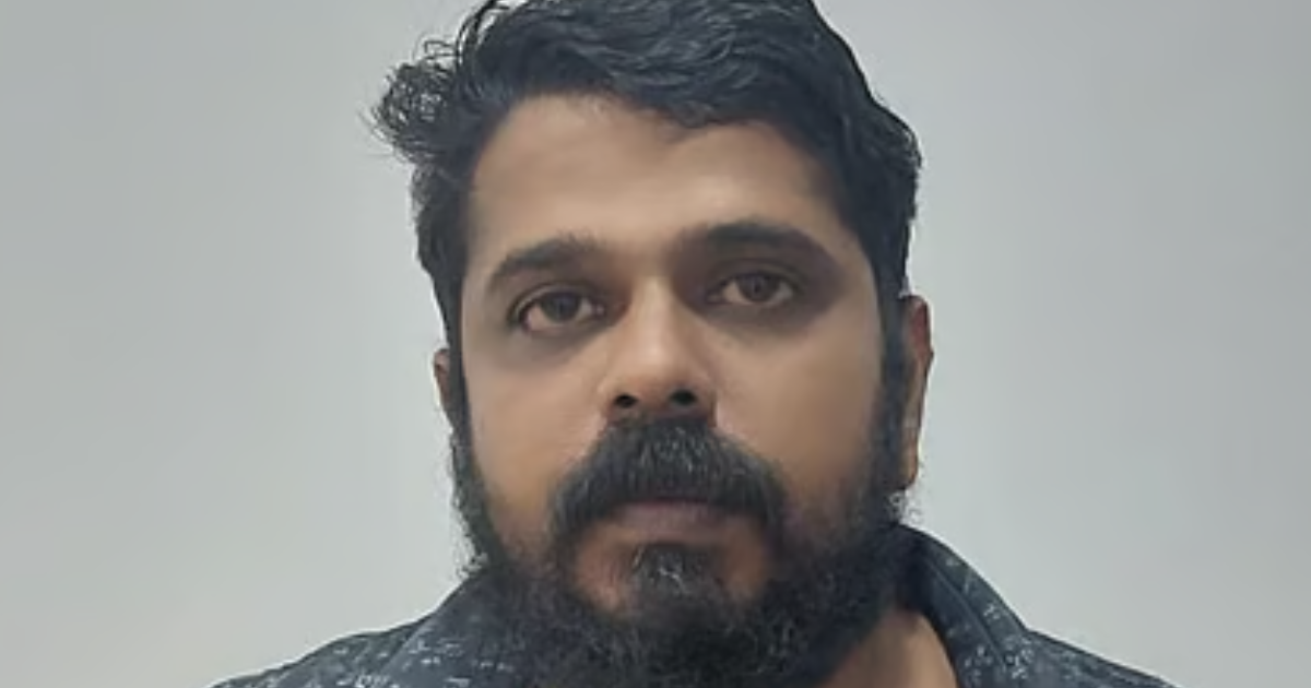 10 ലക്ഷത്തിന്റെ തിരുവാഭരണം അടിച്ചുമാറ്റി; ക്ഷേത്ര പൂജാരി പിടിയിൽ