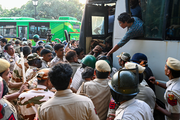 പാറ്റകളെ പേടിച്ച് ഡൽഹി അടച്ചുകെട്ടി: അടിയന്തരമായി ഇടപെട്ട് സുപ്രീം കോടതി; നാളെ പ്രത്യേക സിറ്റിങ്