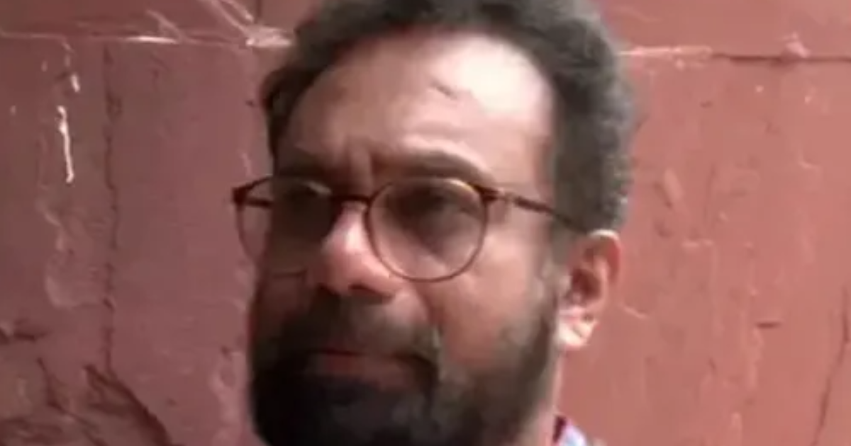 സീറ്റിനടിയിലേക്ക് തള്ളിയിട്ട്  പൊലീസ് ക്രൂരമായി മർദ്ദിച്ചു; കസ്റ്റഡിയിലെടുത്ത ശേഷം വഴിയിലിറക്കിവിട്ടെന്ന് ജോൺ ബ്രിട്ടാസ് എംപി