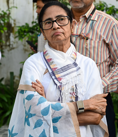 മമത ബാനർജിയെ സ്ത്രീ കത്തിയുമായി ആക്രമിക്കാൻ ശ്രമിച്ചെന്ന് ആരോപണം; പരാതി നൽകി തൃണമൂൽ കോൺഗ്രസ്