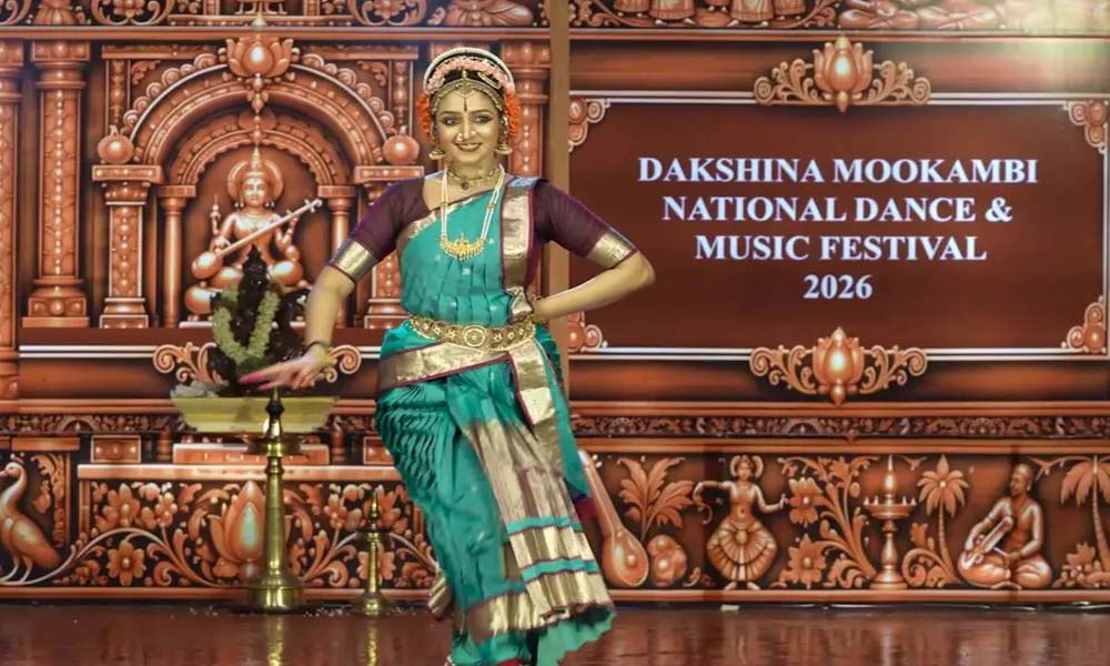  സിനിമയ്‌ക്കൊപ്പം നൃത്തവും, പനച്ചിക്കാട് ദക്ഷിണമൂകാംബിക ക്ഷേത്രത്തില്‍ കുച്ചിപ്പുടി അവതരിപ്പിച്ച് നടി ആര്‍ഷ