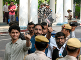 ജന്തർ മന്തർ പ്രതിഷേധം; സൗരവ് ദാസിനും അശുതോഷ് റങ്കയ്ക്കും ജാമ്യമില്ല, കസ്റ്റഡി നീട്ടി