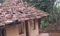 അനധികൃതമായി സൂക്ഷിച്ച പടക്കശേഖരം പൊട്ടിത്തെറിച്ച് വീട് തകര്‍ന്നു; രണ്ടുപേര്‍ക്ക് പരിക്ക്