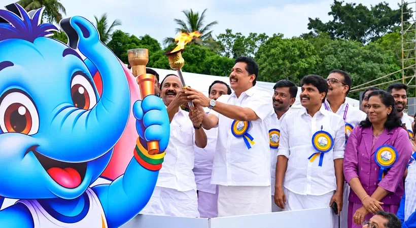 സംസ്ഥാന സ്കൂൾ കായികമേളയ്ക്ക് കോഴിക്കോട് തുടക്കം; മുഖ്യമന്ത്രി വി.ഡി. സതീശൻ ഉദ്ഘാടനം ചെയ്തു