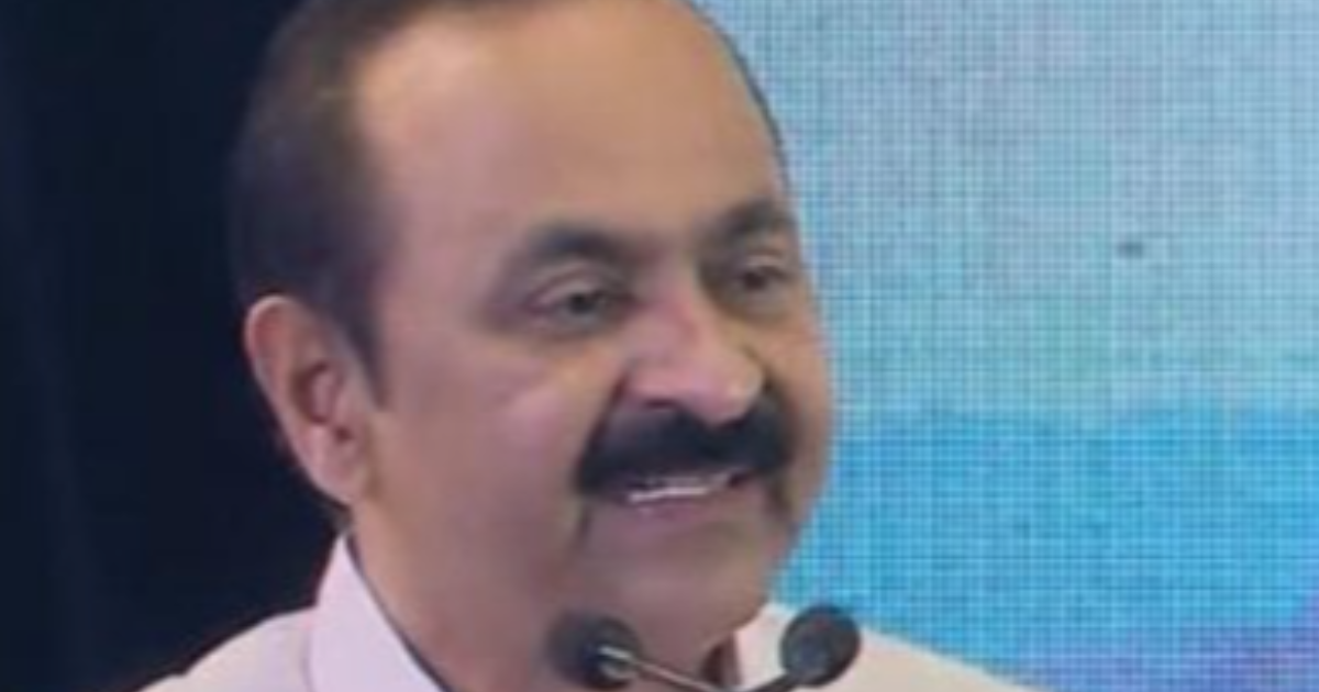 പുസ്തകം എഴുതാൻ വലിയ ആഗ്രഹമുണ്ട്, ഒരുപാട് വിഷയങ്ങൾ മനസ്സിലുണ്ട്, പക്ഷെ എഴുതാൻ ധൈര്യമില്ല; വായനാനുഭവങ്ങൾ പങ്കുവെച്ച് മുഖ്യമന്ത്രി വി.ഡി. സതീശൻ