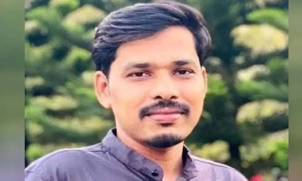 യുവാവ് മദ്യലഹരിയില് ഓടിച്ച കാര് ഇടിച്ച് ബൈക്ക് യാത്രികനായ അധ്യാപകന് ദാരുണാന്ത്യം; സുഹൃത്തിന് പരിക്ക്