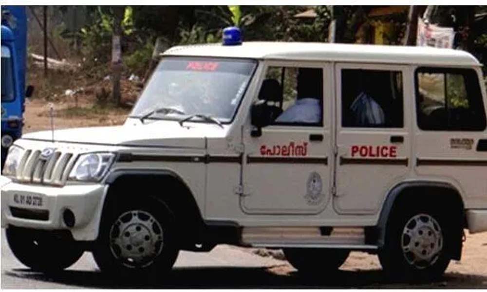 വൈറ്റില ക്ഷേത്രത്തില് മോഷണം; ഭണ്ഡാരം കുത്തിത്തുറന്ന് പണം കവര്ന്നു