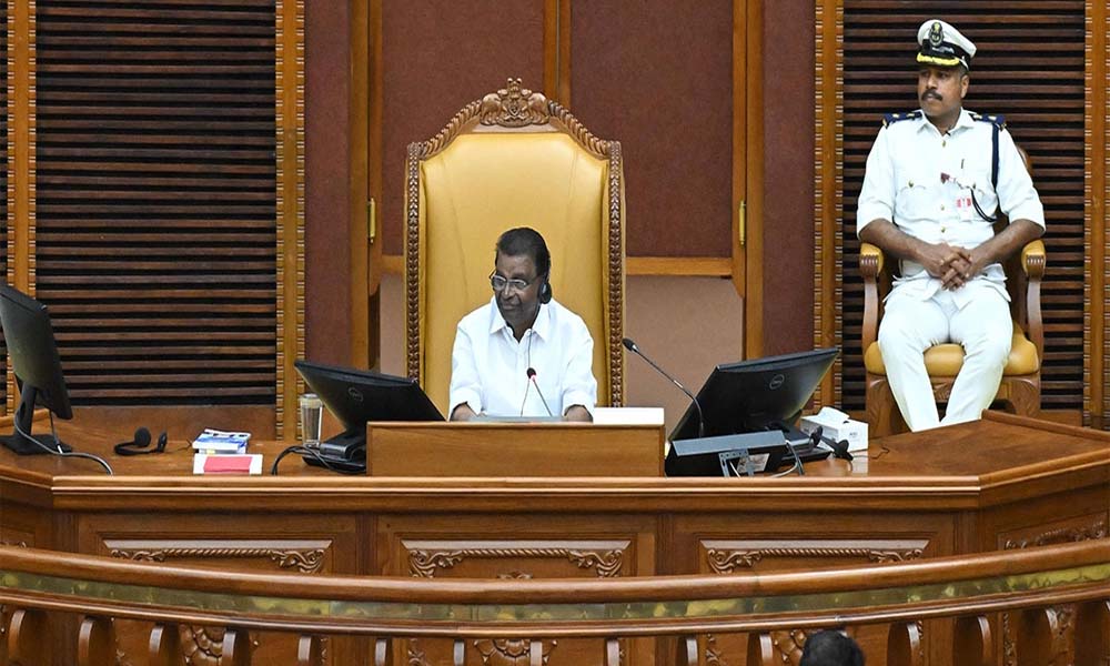 'എയര്പോര്ട്ട് ഉള്ളിടത്തല്ലേ ഫ്ളൈറ്റ് ഉള്ളൂ'; എംഎല്എമാരുടെ വിമാനയാത്രാ അനുകൂല്യം റെയില്, ഡീസല് കൂപ്പണാക്കാം