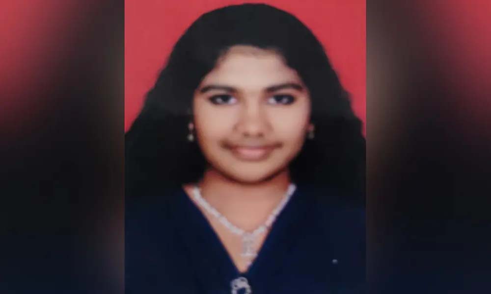 കൊല്ലത്ത് പത്താം ക്ലാസ് വിദ്യാര്ഥിനി മരിച്ചനിലയില്