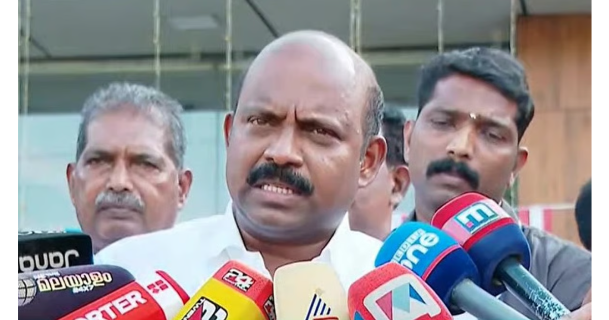 ബാറുകളിലെ ആധാർ പരിശോധന: സംശയം തോന്നുന്നവരുടെ മാത്രം രേഖകൾ പരിശോധിച്ചാൽ മതി, വാക്കുകൾ വളച്ചൊടിച്ചെന്ന് എക്സൈസ് മന്ത്രി എം. ലിജു