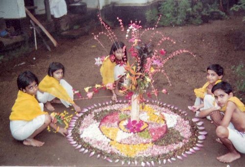 ഓര്‍മ്മകളിലെ ഓണക്കാലം (അനില്‍ പെണ്ണുക്കര)