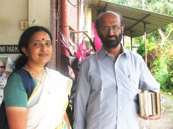 മലയാളത്തിന്റെ അപര്‍ണ്ണ - ഒരിക്കലും തോല്‍ക്കാത്ത കാവ്യകൗതുകം