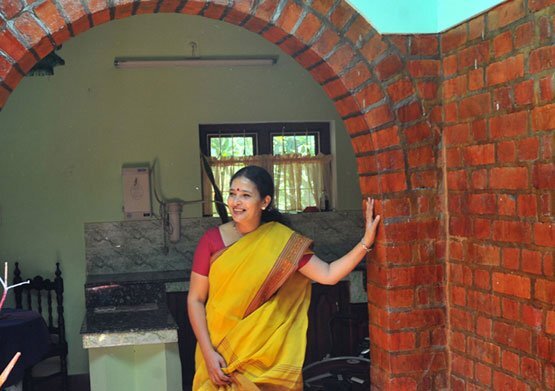 പച്ചനിറത്തിനെത്ര പച്ചകളുണ്ട്‌? (ആഗോള മലയാളിക്ക്‌ ഓണസമ്മാനം-2: സുജ സൂസന്‍ ജോര്‍ജ്‌)