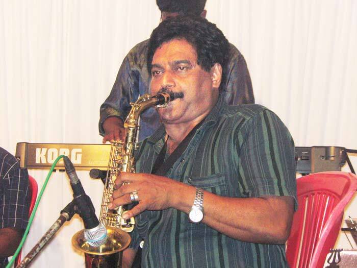 മഞ്‌ജുഷയ്‌ക്കൊരു കൃഷ്‌ണവേണി: ഉത്സവ നാളുകളില്‍ ഉണരുന്ന മധുരസ്വപ്‌നങ്ങള്‍ (രചന, ചിത്രങ്ങള്‍: കുര്യന്‍ പാമ്പാടി)