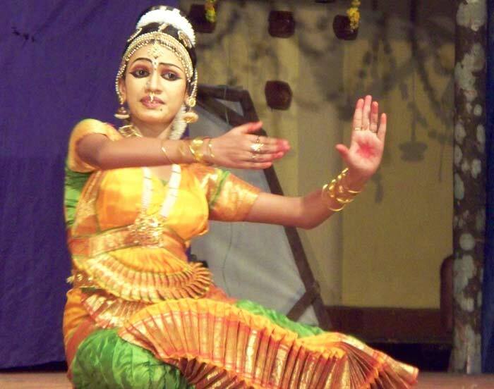 മഞ്‌ജുഷയ്‌ക്കൊരു കൃഷ്‌ണവേണി: ഉത്സവ നാളുകളില്‍ ഉണരുന്ന മധുരസ്വപ്‌നങ്ങള്‍ (രചന, ചിത്രങ്ങള്‍: കുര്യന്‍ പാമ്പാടി)