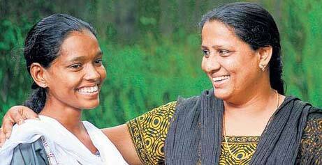 ഇതുവരെ കണ്ടിട്ടില്ലാത്ത പെണ്‍കുട്ടിക്ക്‌ വൃക്ക ദാനം ചെയ്‌ത്‌ അധ്യാപിക മാതൃകയാകുന്നു