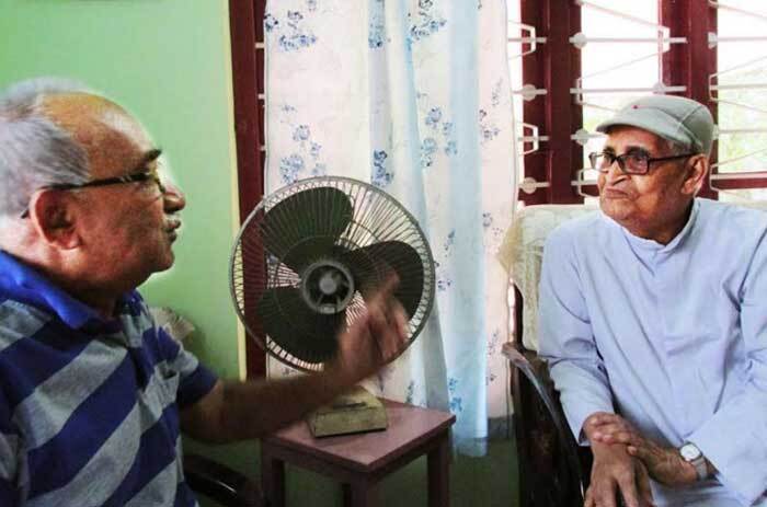 അമ്പതാണ്ടിന്റെ ബൗദ്ധിക സാരത്ഥ്യം - എല്‍.സി. ഐസക്ക്; മകന്‍ ജെയിംസ് ഐസക്കും എഴുത്തിന്റെ വഴിയേ (രചന, ചിത്രങ്ങള്‍: കുര്യന്‍ പാമ്പാടി)