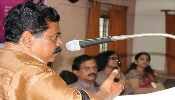ജന്മനാട്ടില്‍  'സര്‍ഗ്ഗ' പുരസ്‌ക്കാരം: വേദികളില്‍ നിന്ന് വേദികളിലേക്ക് രതീദേവി  