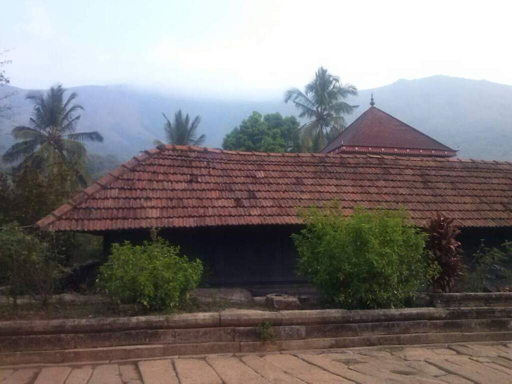 പ്രകൃതിയെ തൊട്ടറിഞ്ഞ യാത്ര  (ലെച്ചൂസ്)