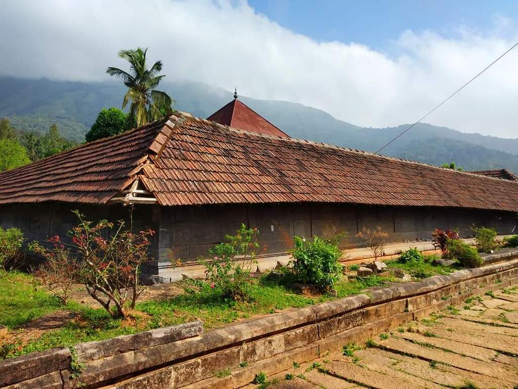 പ്രകൃതിയെ തൊട്ടറിഞ്ഞ യാത്ര  (ലെച്ചൂസ്)