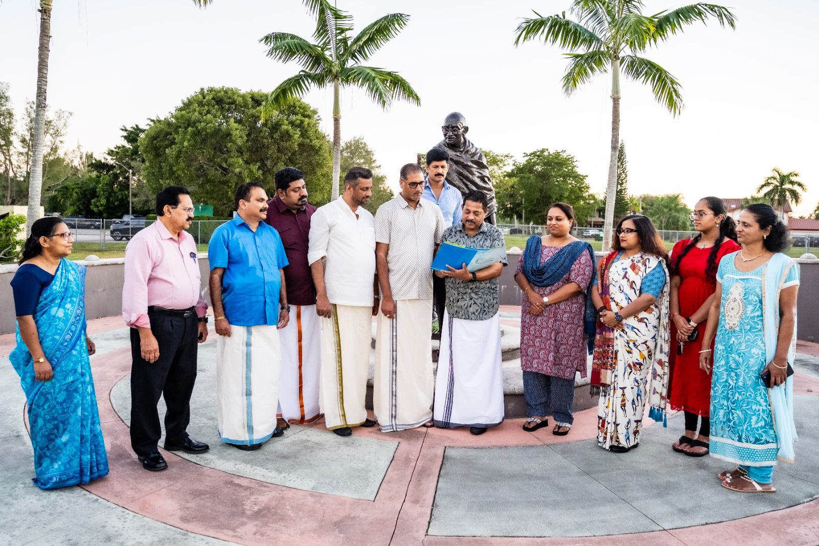 ഗാന്ധി  പ്രതിമക്ക് മുന്നിൽ ഫോമാ ടീം പ്രോമിസ് അവയവദാന പ്രതിജ്ഞയെടുത്തു പ്രചാരണത്തിന് തുടക്കം  