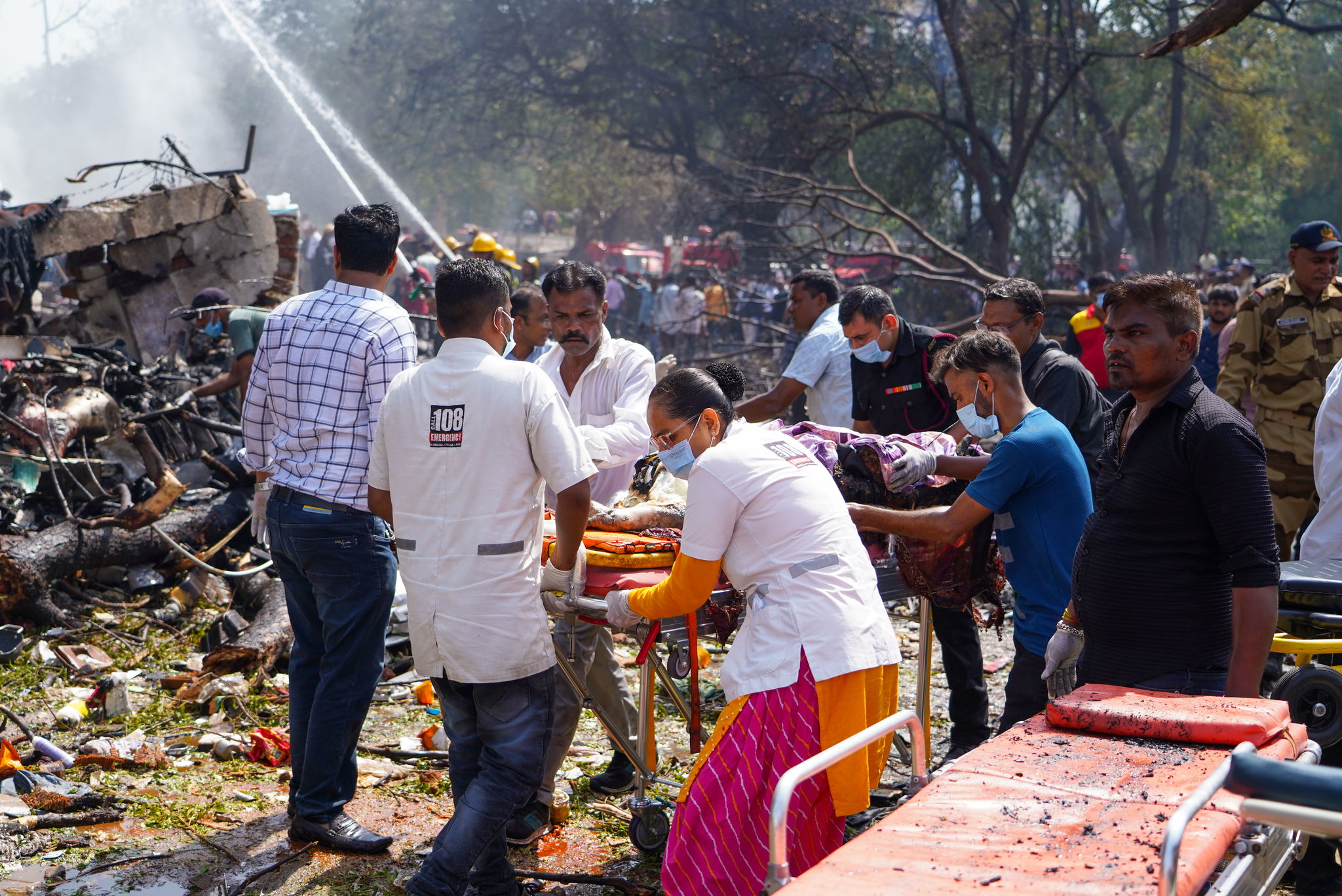 വിമാനാപകടം: കൂടുതൽ ചിത്രങ്ങൾ, മലയാളിയുടെ മരണം സ്ഥിരീകരിച്ചു 