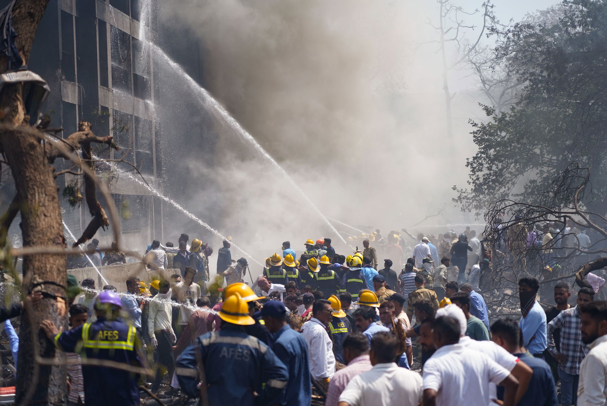 വിമാനാപകടം: കൂടുതൽ ചിത്രങ്ങൾ, മലയാളിയുടെ മരണം സ്ഥിരീകരിച്ചു 