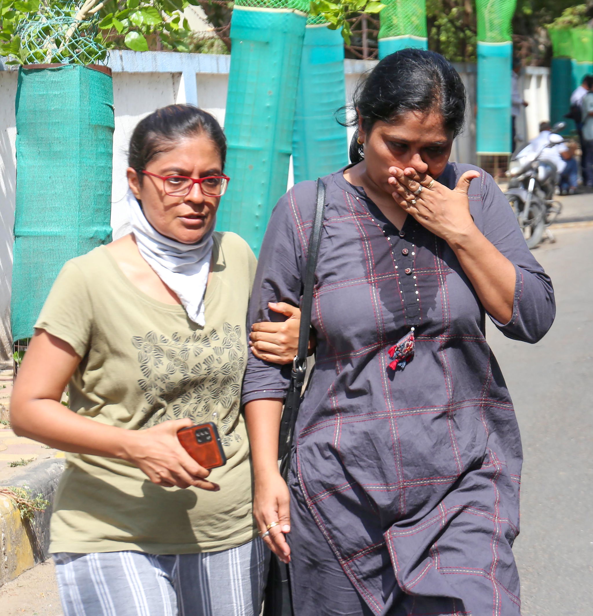 വിമാനാപകടം: കൂടുതൽ ചിത്രങ്ങൾ, മലയാളിയുടെ മരണം സ്ഥിരീകരിച്ചു 